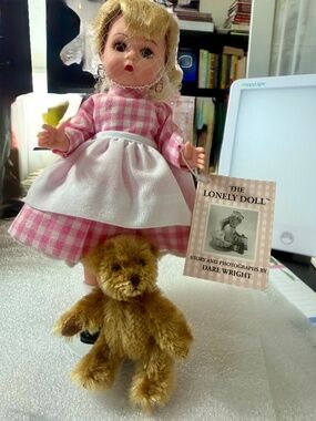 Vintage Madame Alexander 8” Doll 34025 - Edith the Lonely Doll, Includes book